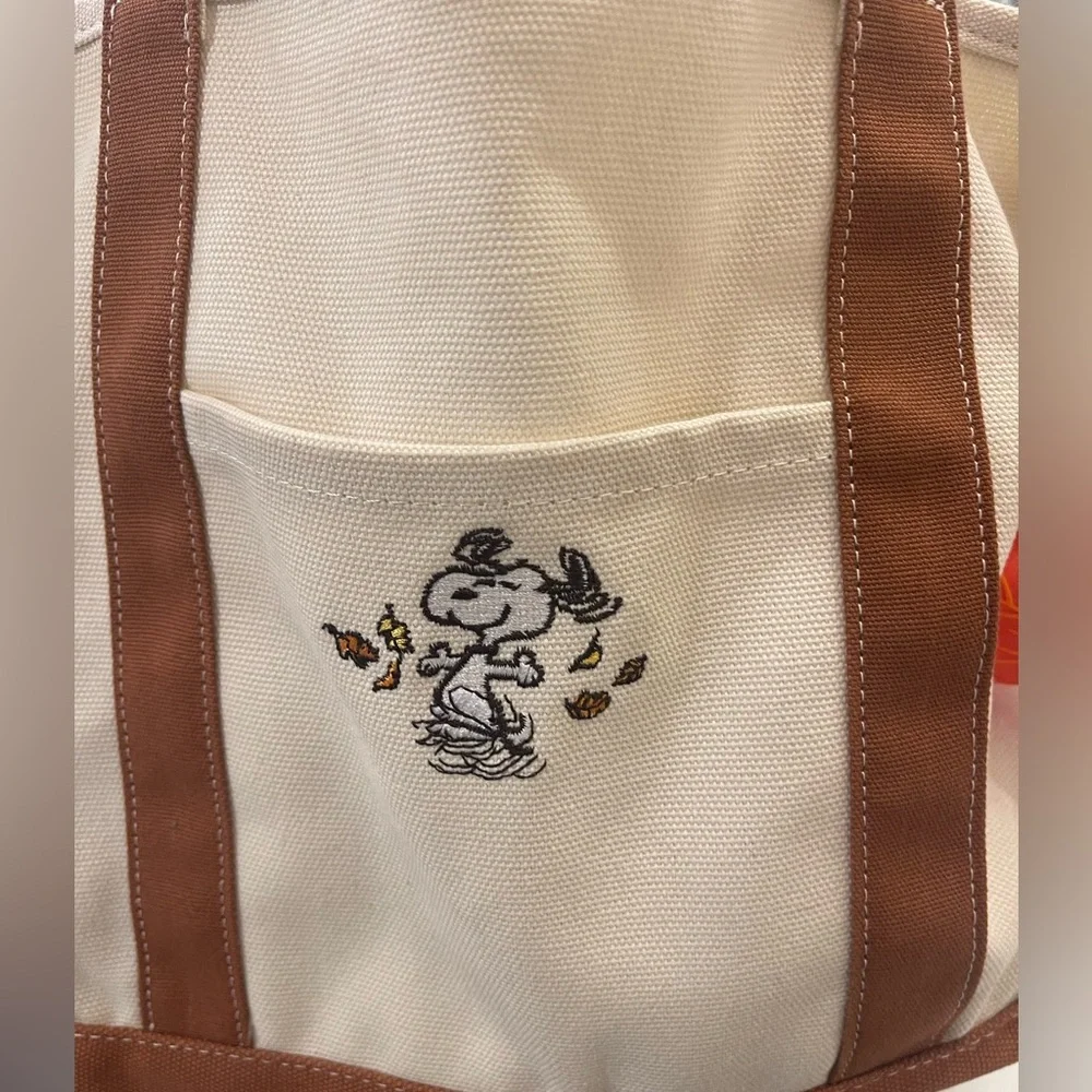 NWOT Snoopy fall tote w/bath & bodywork’s sanitizer holder - Picture 2 of 5